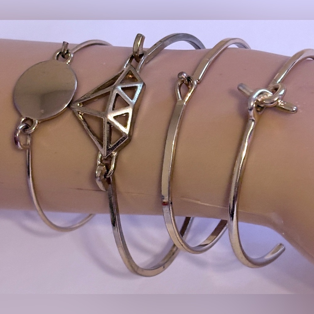 Elegant Gold  Women's Bracelets 4 set GUC